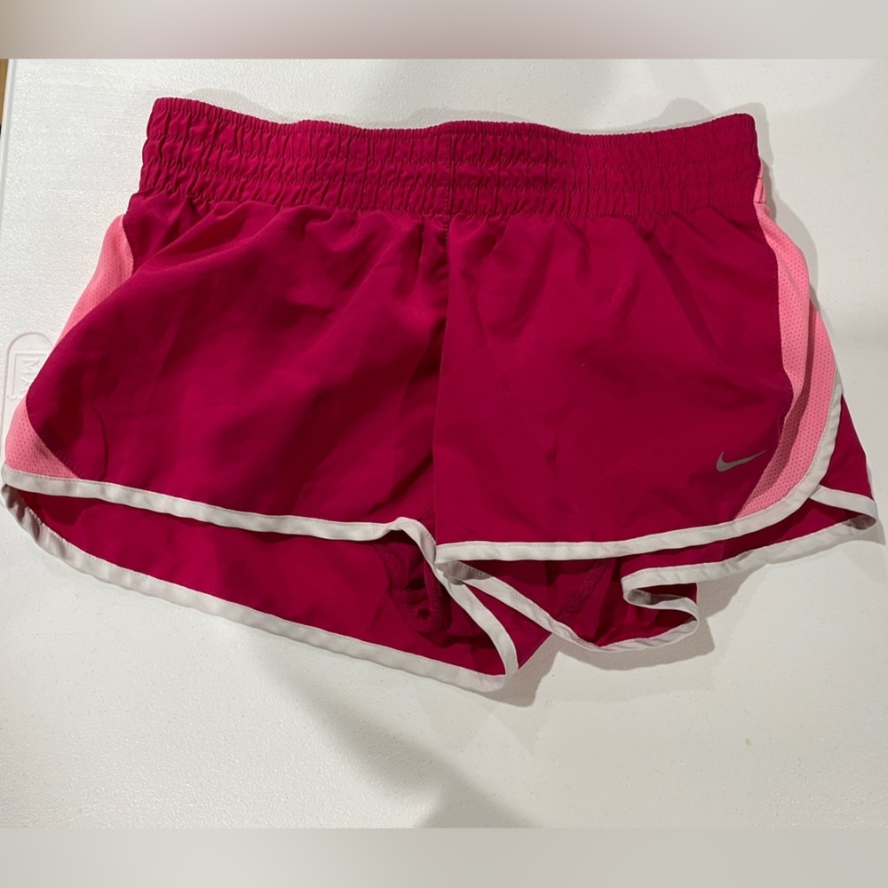 Pink Nike shorts small